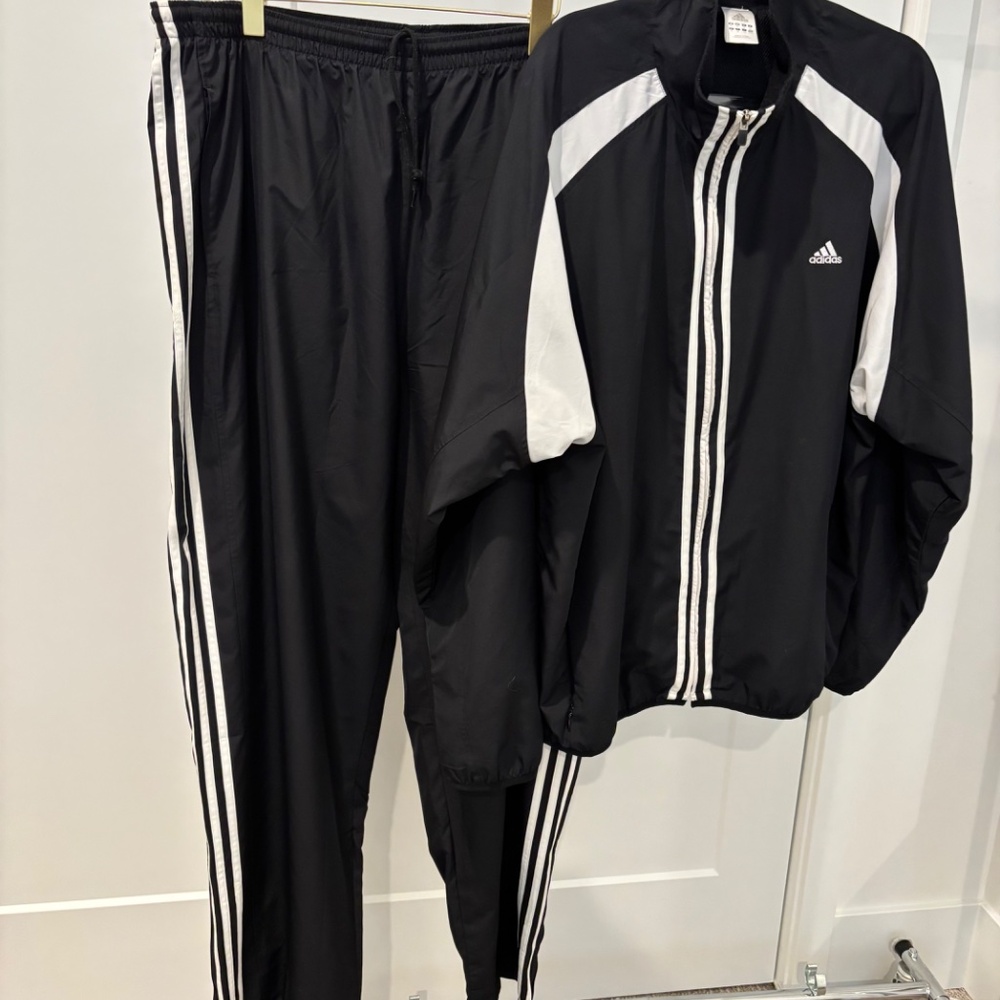 MENS ADIDDAS TRACK SUIT XL